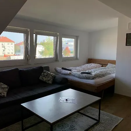 Lägenhet Unique Near Tivoli Ljubljana