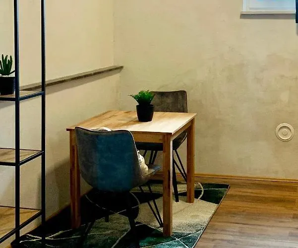 Unique Near Tivoli *