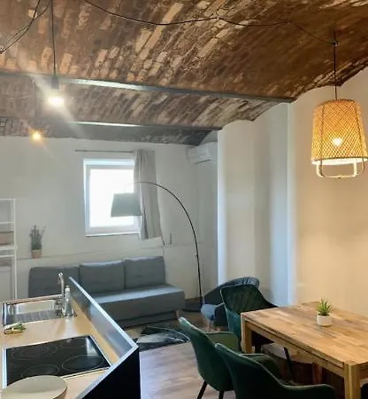 Апартаменты Unique Near Tivoli Любляна